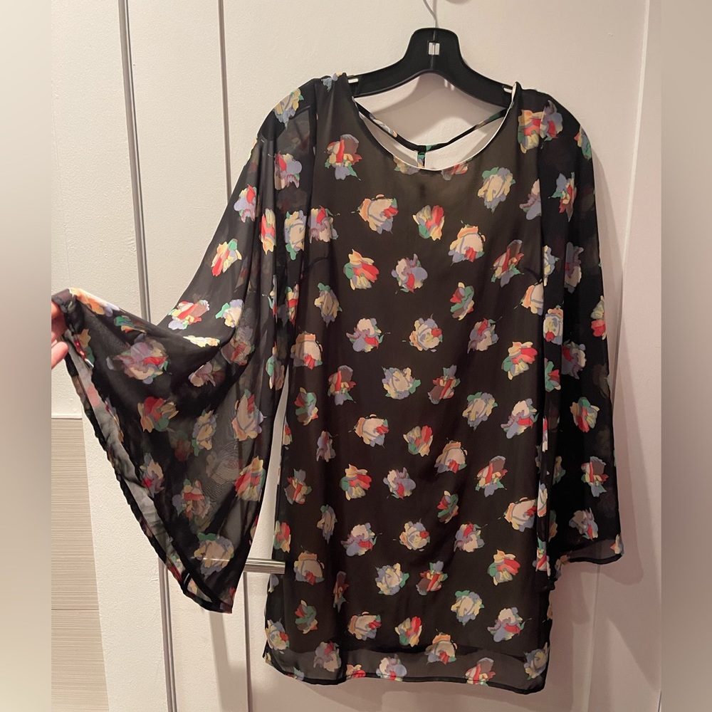 Open back bell sleeve mini dress